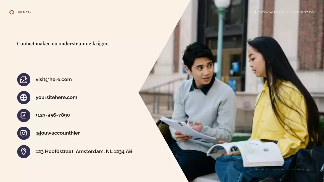 Beige en blauwe presentatie over het studentenleven