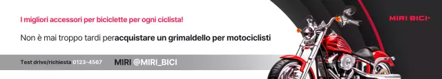 Pubblicità di motocicletta moderna rossa