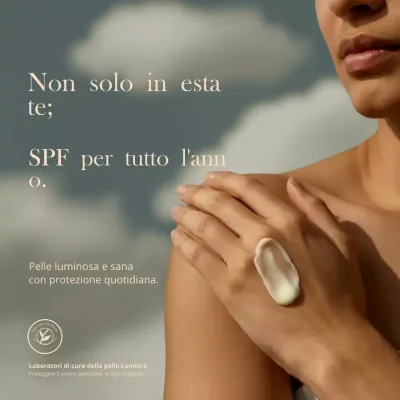 Pubblicità di prodotti per la cura della pelle eleganti beige