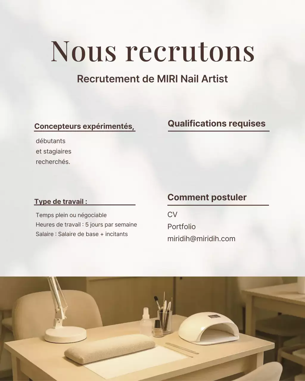 Un simple puzzle de publication Instagram de salon de manucure beige et marron.