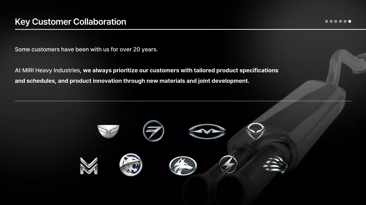 brosur otomotif modern berwarna hitam