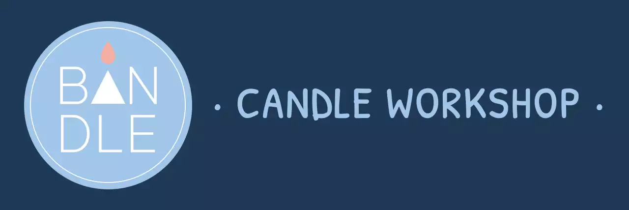 水色と白のシンプルモダンなテキストロゴスタイルのキャンドルショップスタッフ用・体験用