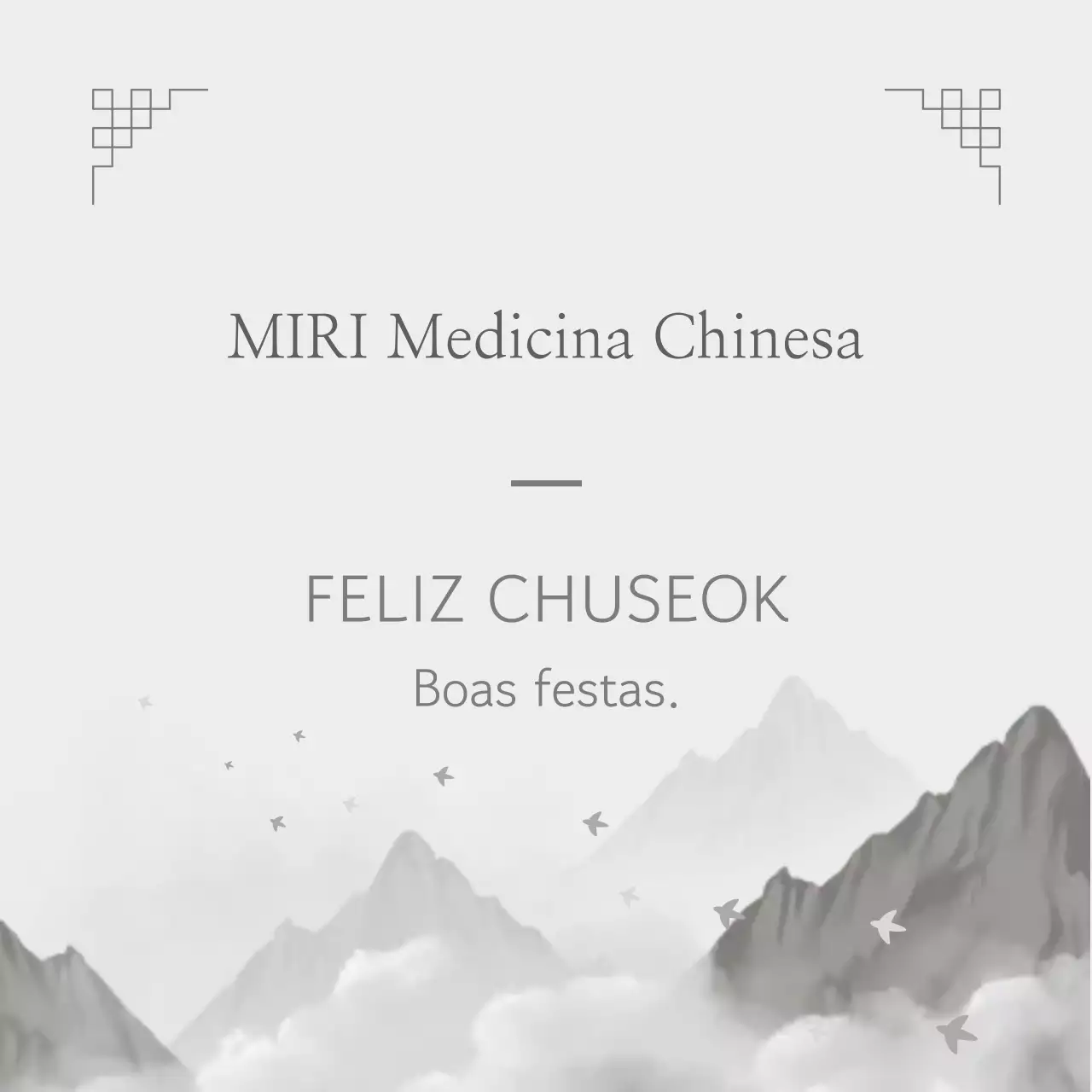 Saudações tradicionais Chuseok em preto e branco