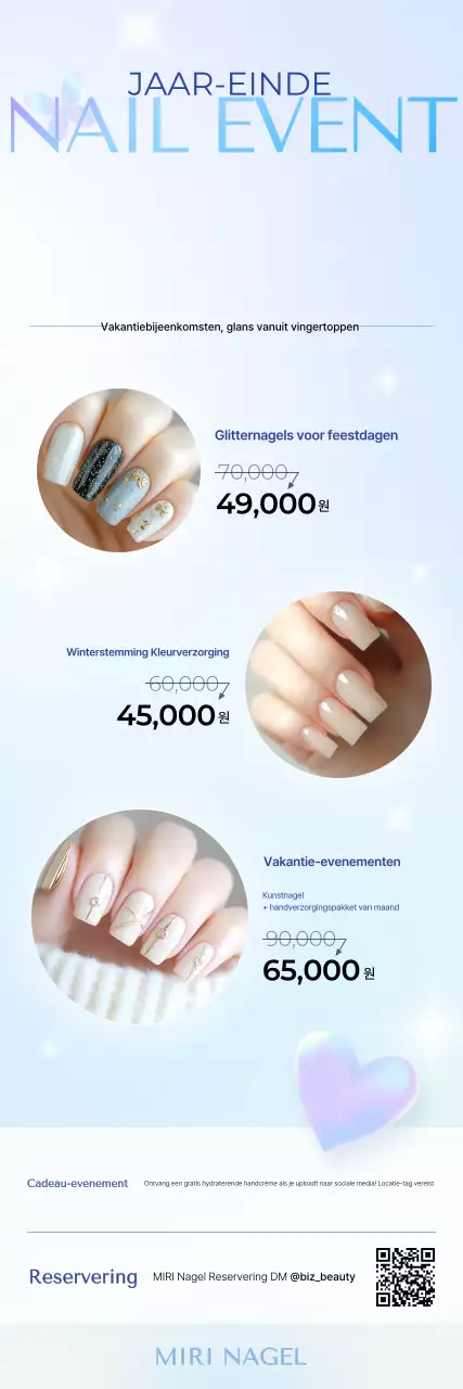 Hemelsblauwe moderne nagelkunstpromotie