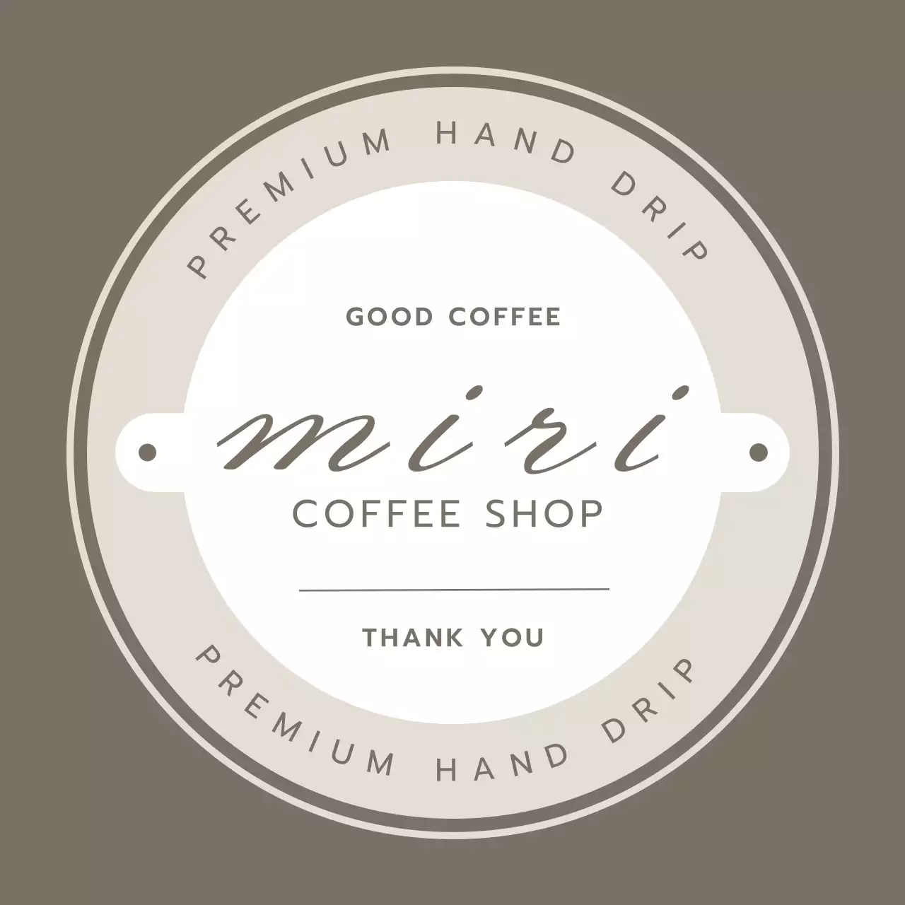 ベージュ シンプル コーヒー ロゴ テキスト