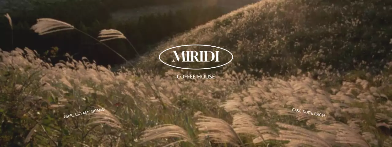 温かみのある秋の葦の風景が広がるカフェのPR