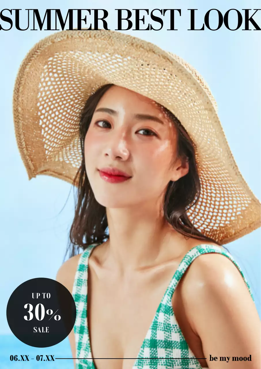 파란색 배경에 모자를 쓴 여름 의류 모델