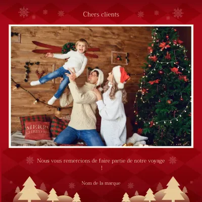 Carte de vœux de Noël classique illustrée rouge et beige pour les réseaux sociaux (carré)