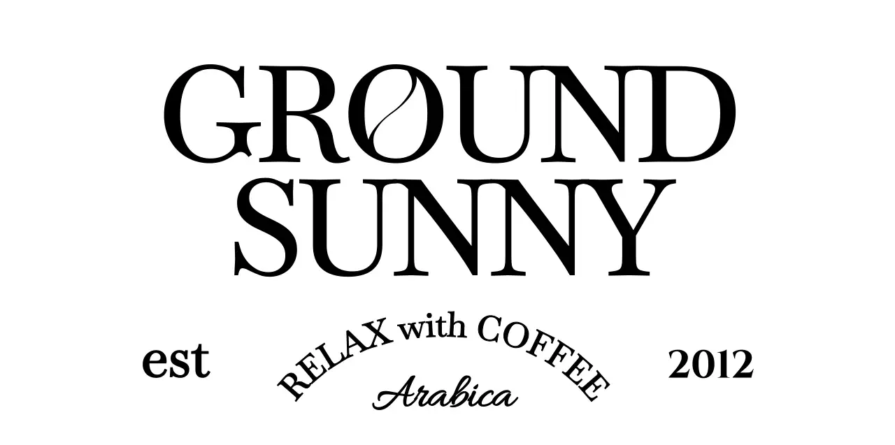 검정색의 고급스러운 컨셉의 텍스트로 이루어진 카페 굿즈