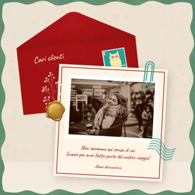 Quadrato dei social media per auguri di Capodanno moderno e giocoso, rosso e beige