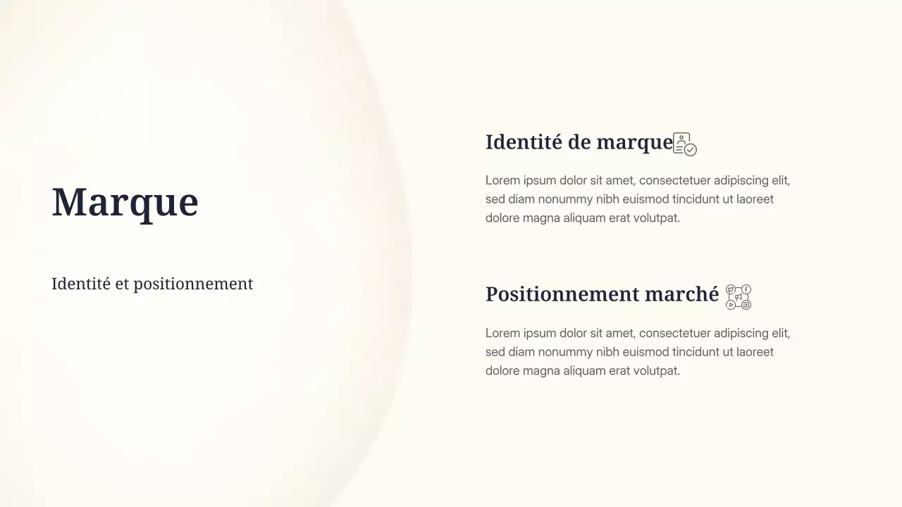 présentation marketing minimaliste beige