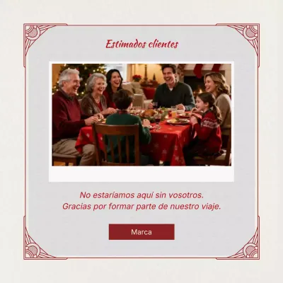 Cuadrado para redes sociales con felicitación navideña sencilla en rojo y gris