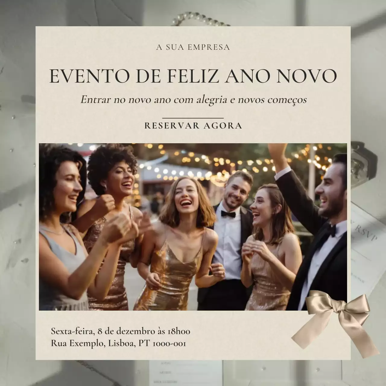 Quadrado minimalista bege e preto para mídia social de evento de Ano Novo