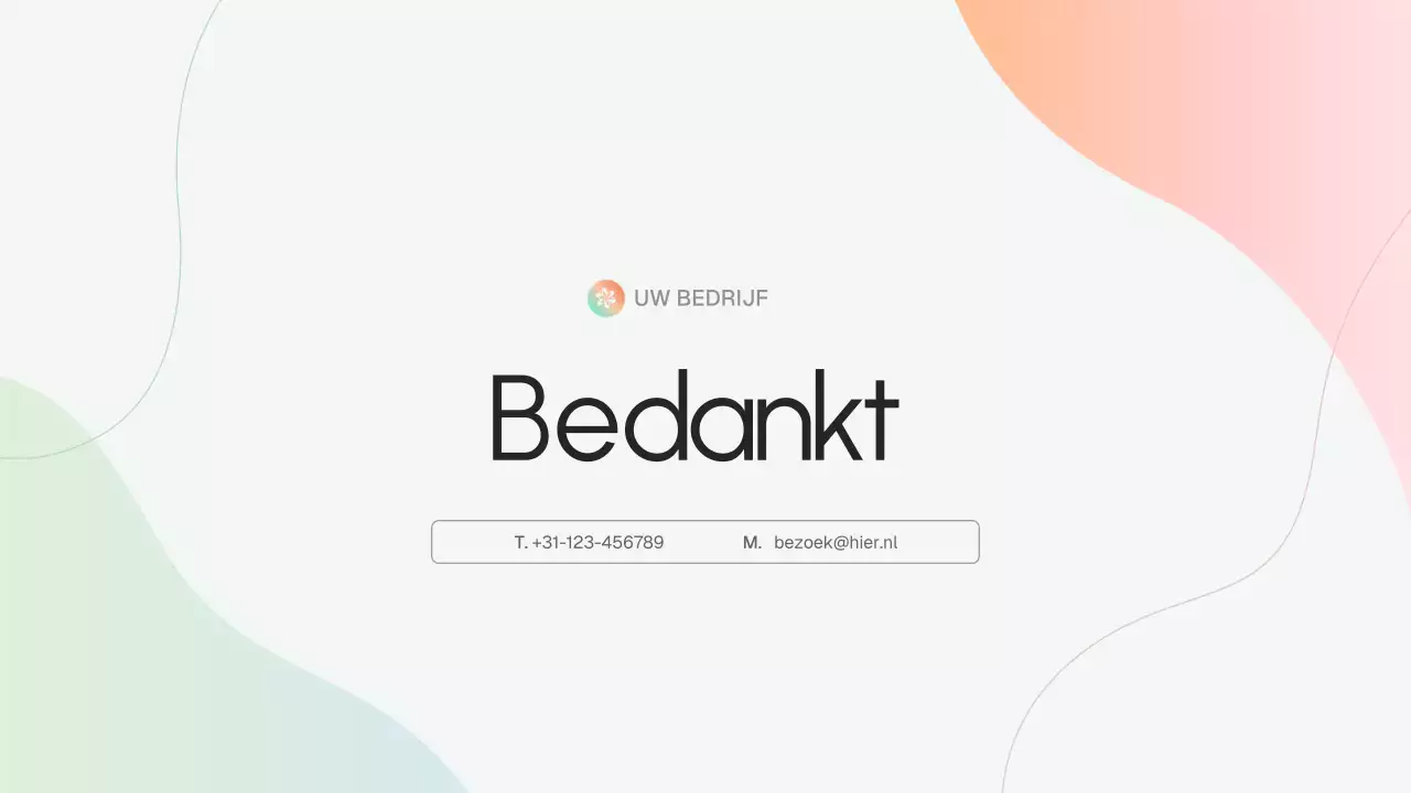 Beige moderne bedrijfsstrategiepresentatie