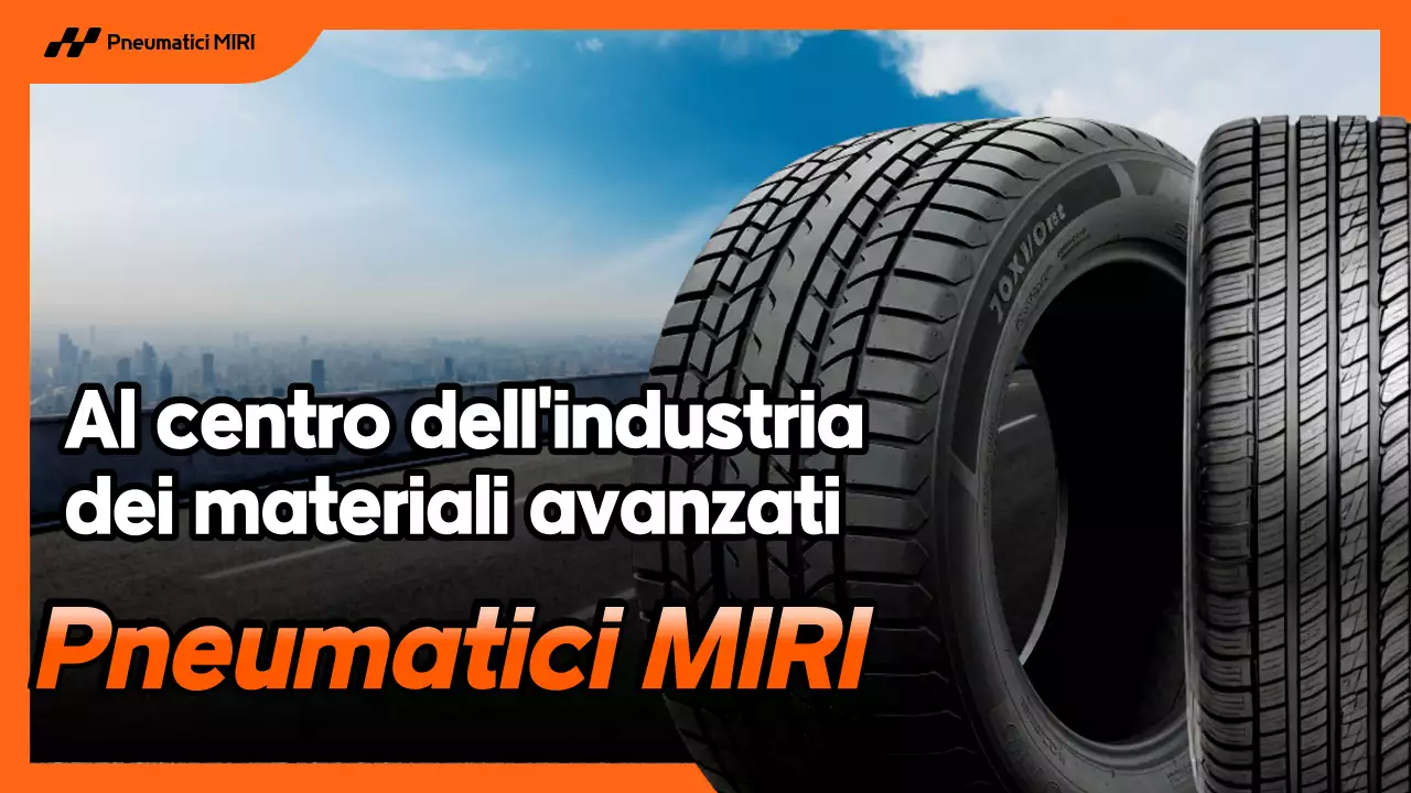 Pubblicità di un'auto moderna arancione