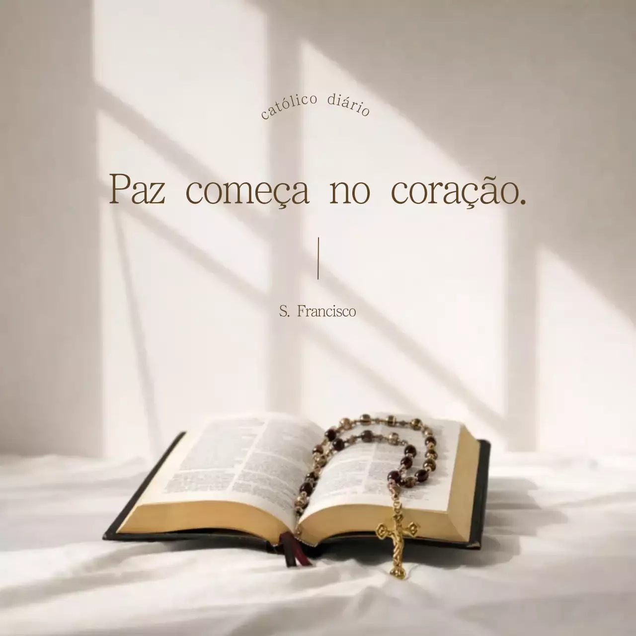 Citações religiosas simples em tons de bege