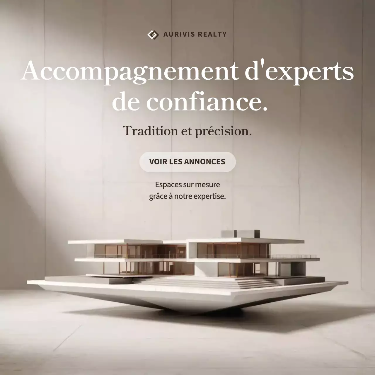 Publication Instagram d'une publicité immobilière beige et moderne
